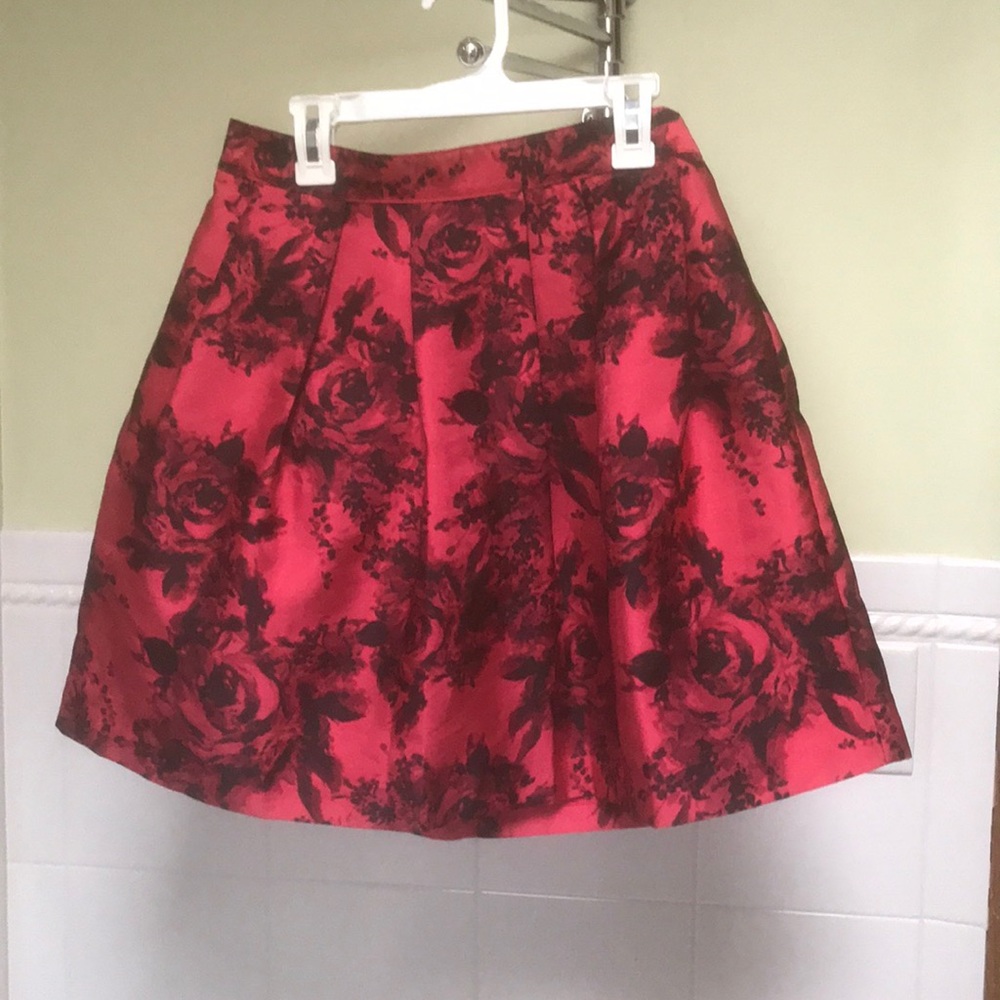 Black and Red Floral Dress Skirt, size 3